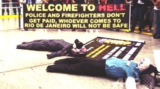 「地獄へようこそ」、リオ警察が空港で抗議デモ 観光客困惑２.jpg